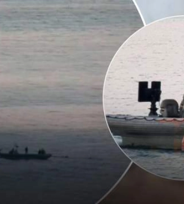 Военные моряки в Одессе спасли людей, которых отнесло в открытое море