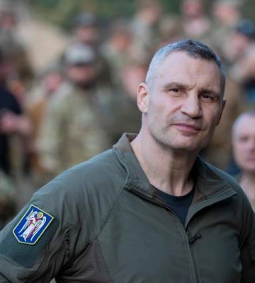 Кличко показал, как работает столичная программа энергонезависимости, по которой город возвращает средства жителям многоэтажек