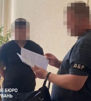 На Одещині викрили правоохоронця, який заробляв на переправлянні ухилянтів через кордон