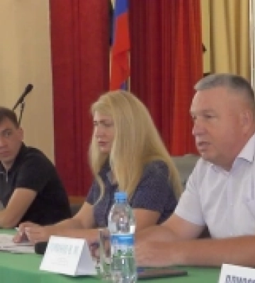 Окупанти в Генічеську зібрали фермерів зі всієї окупованої частини Херсонщини на зустріч: про що там йшлося