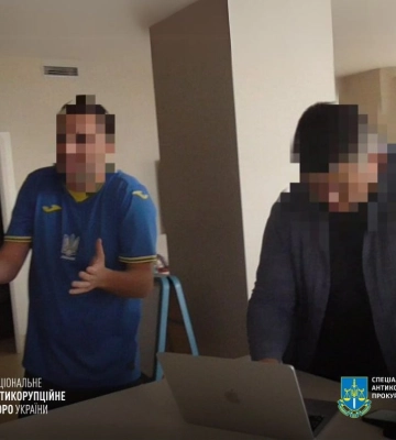 Свої люди на митниці — НАБУ і САП зловили продавців посад