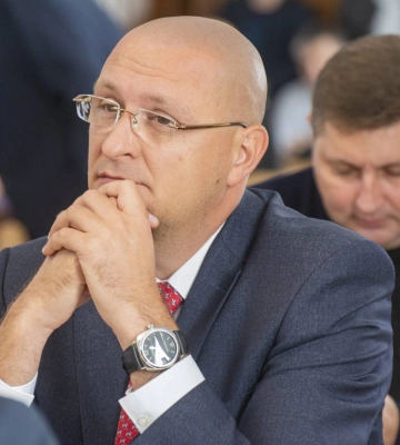 «Мені начхати на МОЗ», — Ільюк проти скорочень персоналу в поліклініках Миколаєва