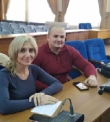 Олена Мазур та Антон Хмаро більше не депутати Херсонської міської ради