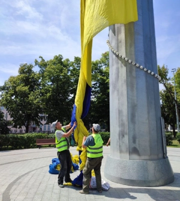 У Харкові замінили прапор України на центральному флагштоку 