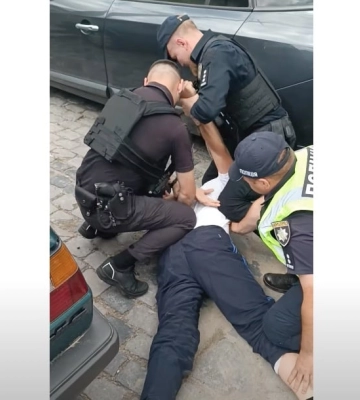 В Черновцах мужчину избили и доставили в ТЦК: реакция омбудсмена