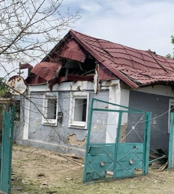 Россияне атаковали сельсовет на Донетчине: в результате удара погибла женщина, много раненых