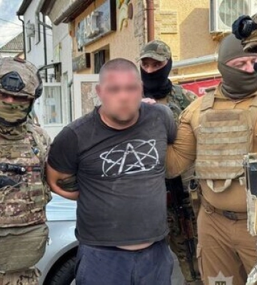 Поліція Закарпаття затримала міжрегіональну групу постачання та збуту наркотиків