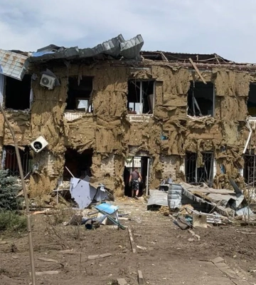 Рашисти вдарили по селу Комар на Донеччині: Загинула жінка, 14 осіб поранено. ФОТОрепортаж