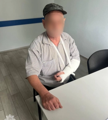 В Ужгороді патрульні розшукали громадянина, який побив іншого