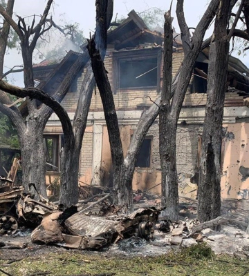 Рашисти вдарили по селу Комар на Донеччині: Загинула жінка, 14 осіб поранено. ФОТОрепортаж