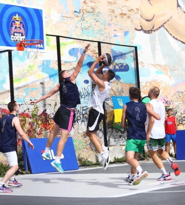 В Киеве пройдет Мировой турнир по стритболу Red Bull Half Court