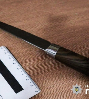 Хлопці побилися: у Чернівцях 20-річна дівчина вдарила ножем одного із знайомих