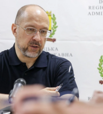 Шмигаль доручив Міноборони невідкладно відзвітувати про фінансування будівництва фортифікацій