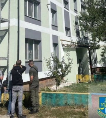 Під час відновлення житлових будинків під Києвом громаді завдано збитків