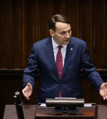 Сікорський прокоментував візит Орбана до Москви: &quot;Він мав би просити Путіна звільнити українських дітей&quot;