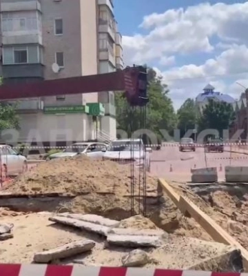 Оккупанты перекопали весь Мелитополь - ни пройти, ни проехать