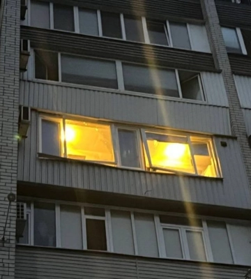 Ворог уночі вдарив по Дніпру ракетами, є пошкодження