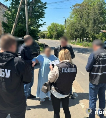 В Одесі викрито чоловіка та його юну подругу, які за гроші зливали ворогу цінну інформацію. ФОТО