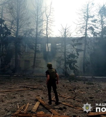 Доба на Донеччині: під обстрілами 3 райони, 11 людей загинули, багато поранених. ФОТОрепортаж