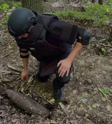 Біля села на Дубенщині знайшли артилерійські снаряди