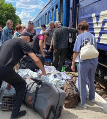 На Волинь потягом евакуювали 69 жителів Донеччини