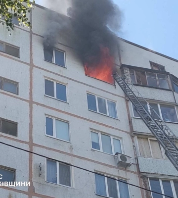 На пожежі у Харкові врятували трьох людей