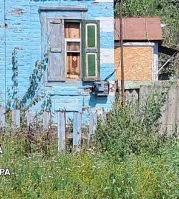 Росіяни з артилерії обстріляли село на Харківщині: чоловік загинув, його дружина поранена