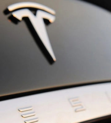 Акції Tesla злетіли за тиждень на 27%