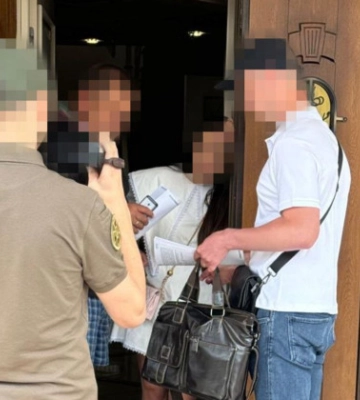 Схема ухилення від мобілізації: у Львові затримано адвокатку та її зятя, який перебував у розшуку
