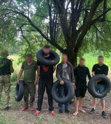 На Закарпатті прикордонники виявили 4 ухилянтів, які планували перепливати Тису