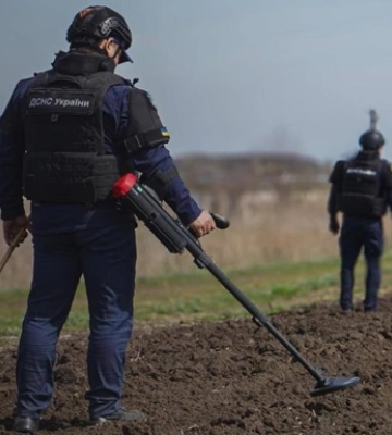 Японія і Камбоджа розміновуватимуть Україну