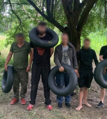 Службовий собака прикордонників зупинив чотирьох втікачів, які планували перепливти Тису