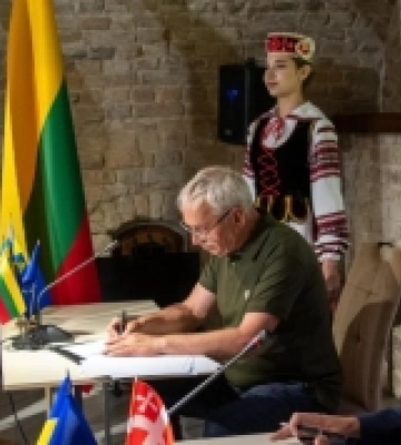 Міжнародне партнерство: громада на Волині підписала угоду з громадами Одещини та Литви