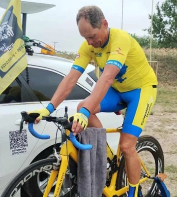 Новокаховчанин Сергій Краснов ініціював благодійну велогонку на підтримку переселенців з Херсонщини