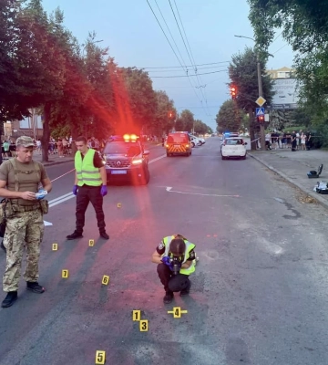 В Луцке из автомобиля бросили гранату в людей