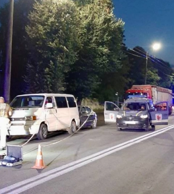 У Луцьку невідомий кинув у людей гранату з авто: постраждали п&#039;ятеро осіб. Фото і відео