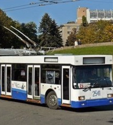 Из-за ракетной атаки по Днепру изменится движение некоторых троллейбусов, трамваев и автобусов