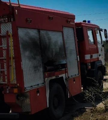 Рятувальники потрапили під повторний обстріл на Миколаївщині, пошкоджено техніку. ФОТОрепортаж