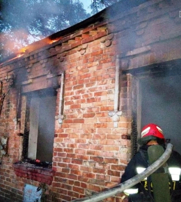 В Олександрії горіла нежитлова будівля