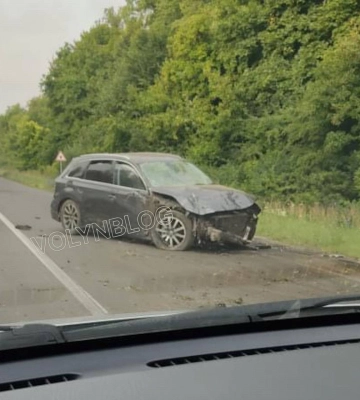 На Волині - ДТП: авто злетіло у кювет