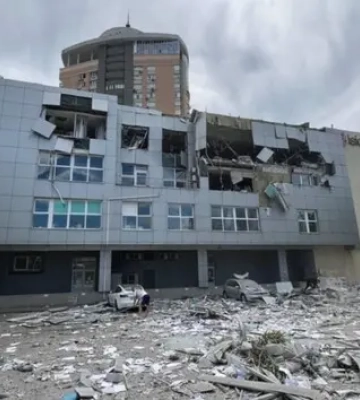 Россияне ударили по Киеву. Обломки упали в трех районах города