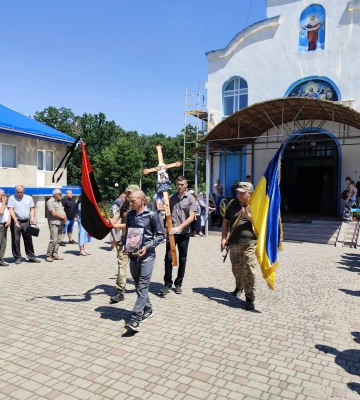 На Волині попрощалися із 27-річним Героєм, в якого залишився маленький синочок