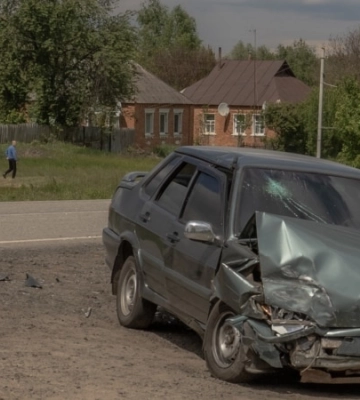 Під Харковом автомобіль підірвався на міні: загинули діти та дорослі