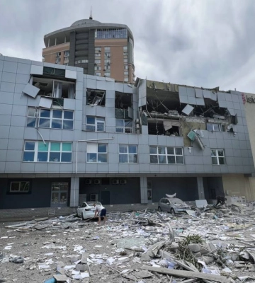 У Києві вже відомо про 7 загиблих, в “Охматдиті” під завалами люди