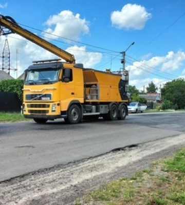 На Волині відремонтували 5 кілометрів «вбитої» дороги