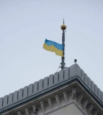 У Львові над Ратушею приспущено прапор в пам&#039;ять про українців з Києва, Дніпра, Кривого Рогу