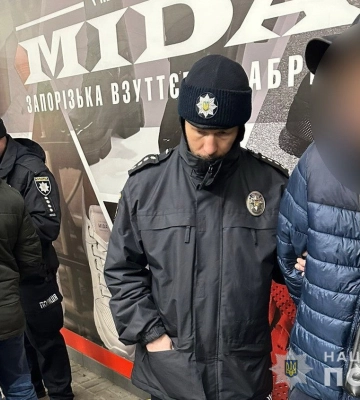 Поліцейські Сумщини викрили організовану групу шахраїв