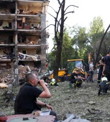 Рятувальники дістали тіла ще трьох жінок з-під уламків будинку на Сирці в Києві (оновлено)