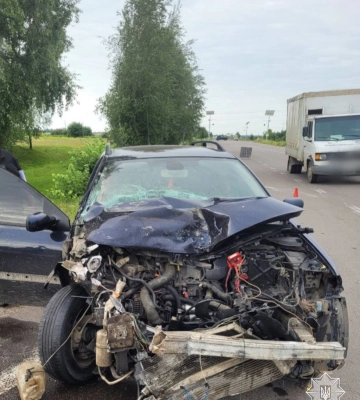На Волині п&amp;#039;яний 25-річний водій авто з&amp;#039;їхав у кювет: двоє людей в лікарні. Фото