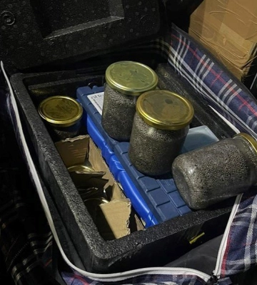 У волинянина на кордоні забрали 15 кілограмів осетрової ікри 
